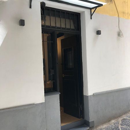 לינה וארוחת בוקר נאפולי Casa Mariella מראה חיצוני תמונה